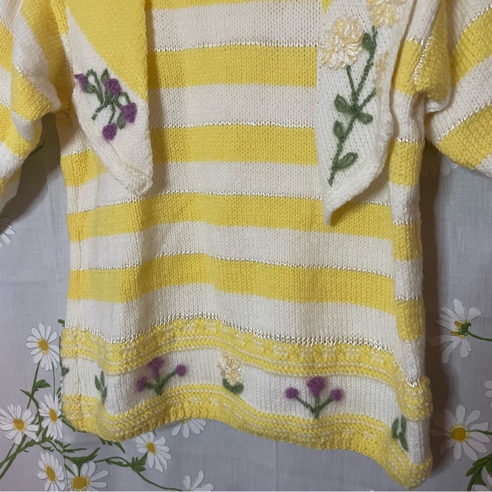 Vintage hand knit balloon half sleeve yellow white stripe floral granny sweater - Picture 5 of 8